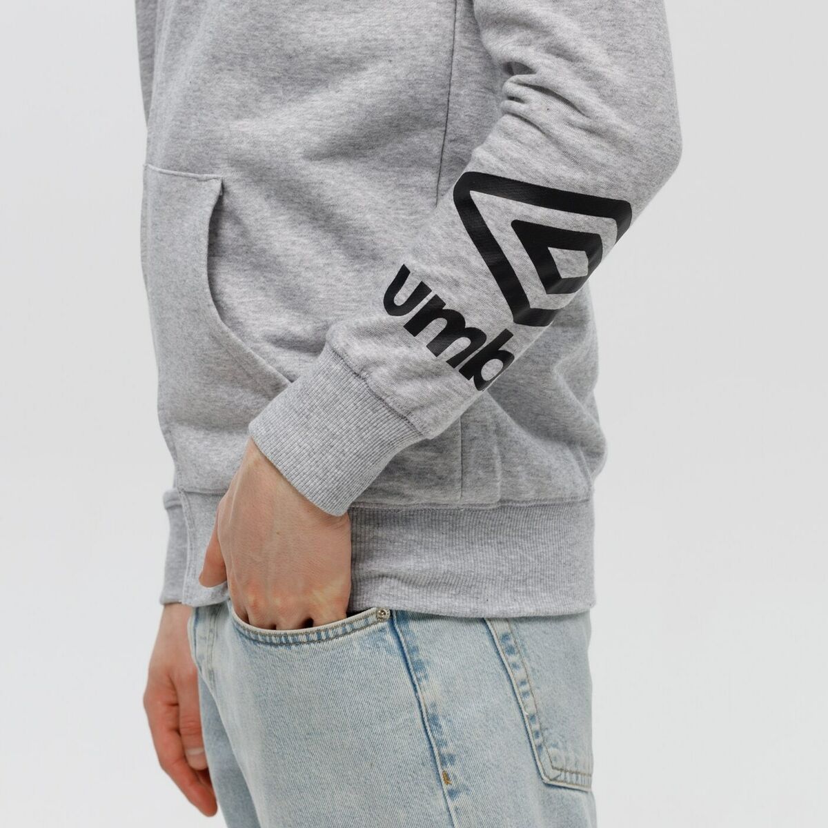 Herren Sweater mit Kapuze FW TERRACE ZIP HOODIE Umbro 66063U 263 Grau – LuxeStyle Schweiz