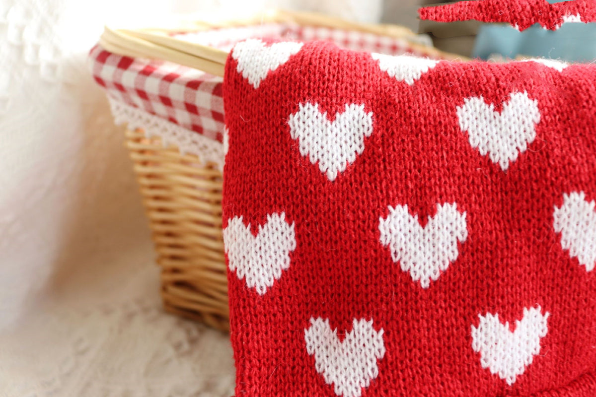 Roter Prinzessinnenpullover für Hunde – Bild 3 | LuxeStyle