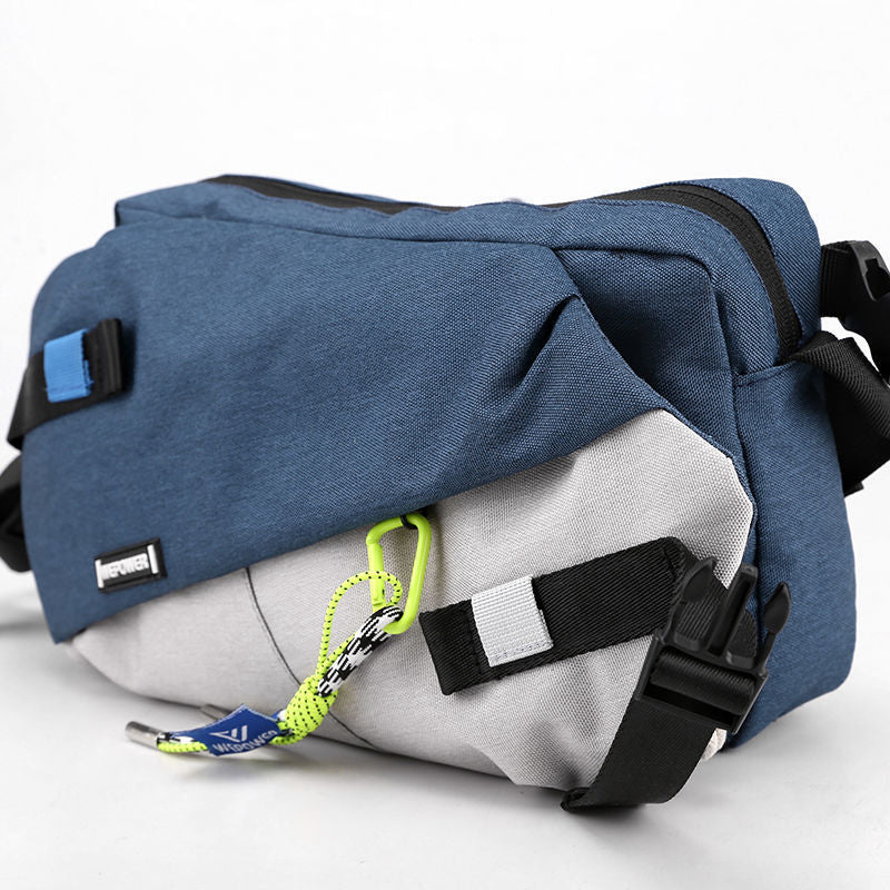 Crossbody Messenger Bag aus Nylon, blau – Bild 2 | LuxeStyle