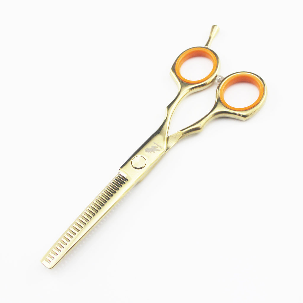 Goldene Haarscheren für dünnes Haar
