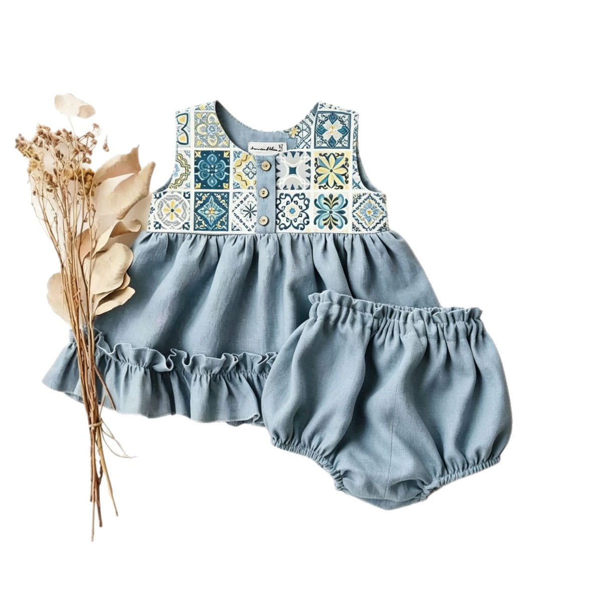 Baby‑Outfit ohne Ärmel mit Rüschenhosen | LuxeStyle