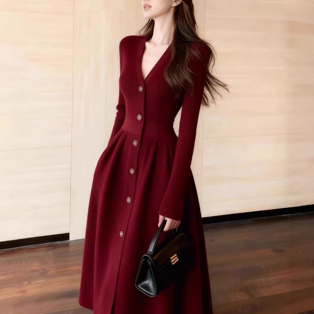 Figurbetonendes Strickkleid im Chanel-Stil