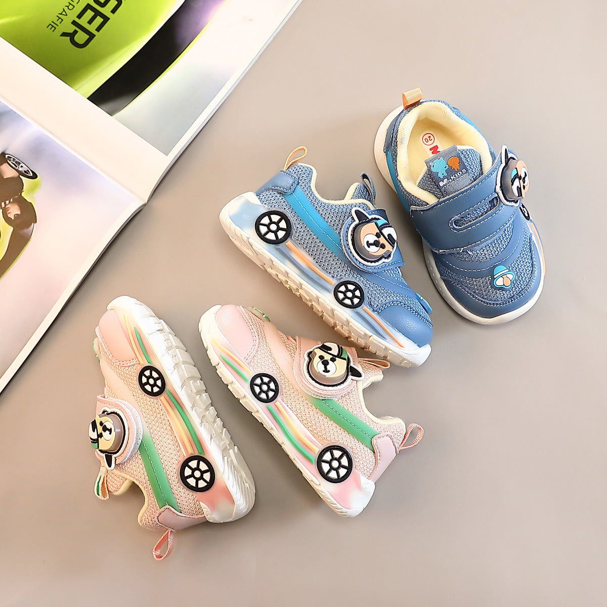 Leuchtende Sportschuhe für Kleinkinder – Bild 5 | LuxeStyle