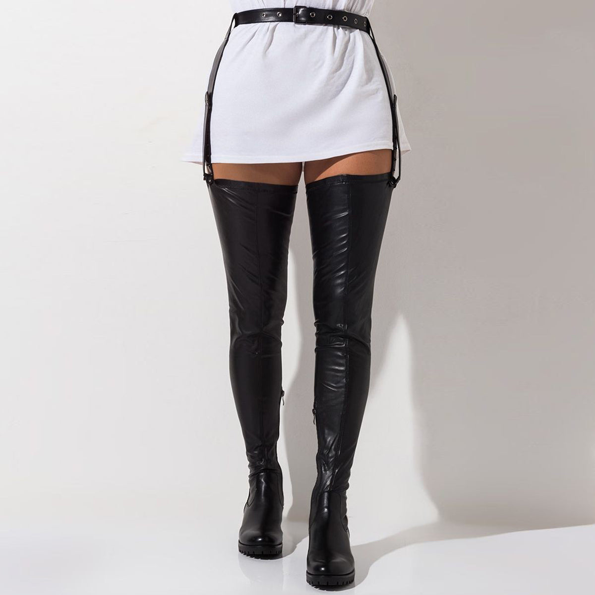 Schwarze Over-the-Knee Stiefel mit Rundzehen – Bild 7 | LuxeStyle