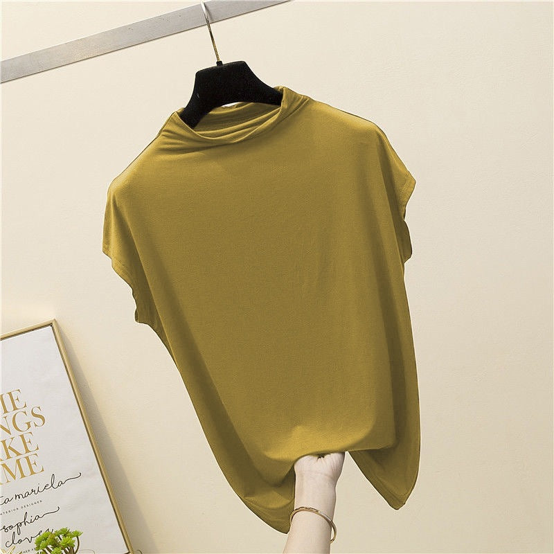 Sommerliches Slimming-Top mit Halbkragen