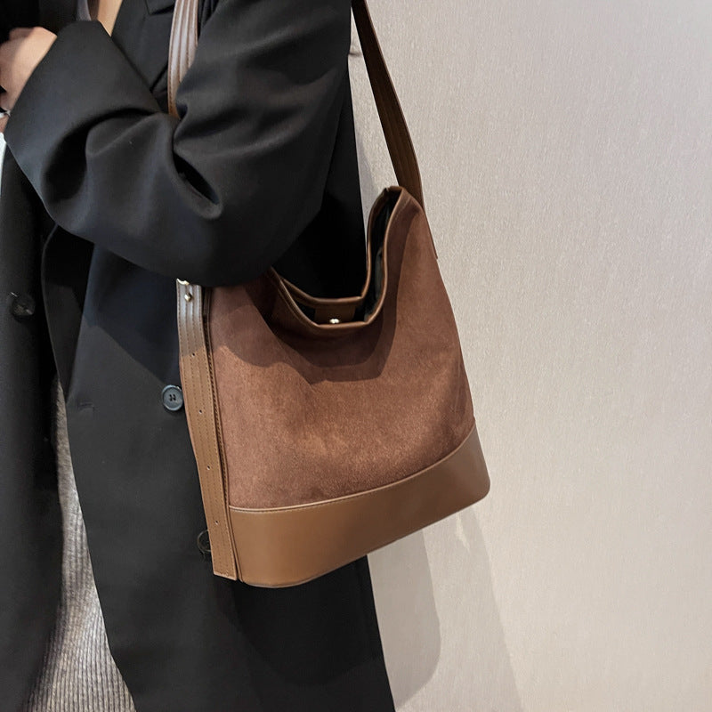 Premium Schultertasche mit viel Stauraum – Bild 5 | LuxeStyle