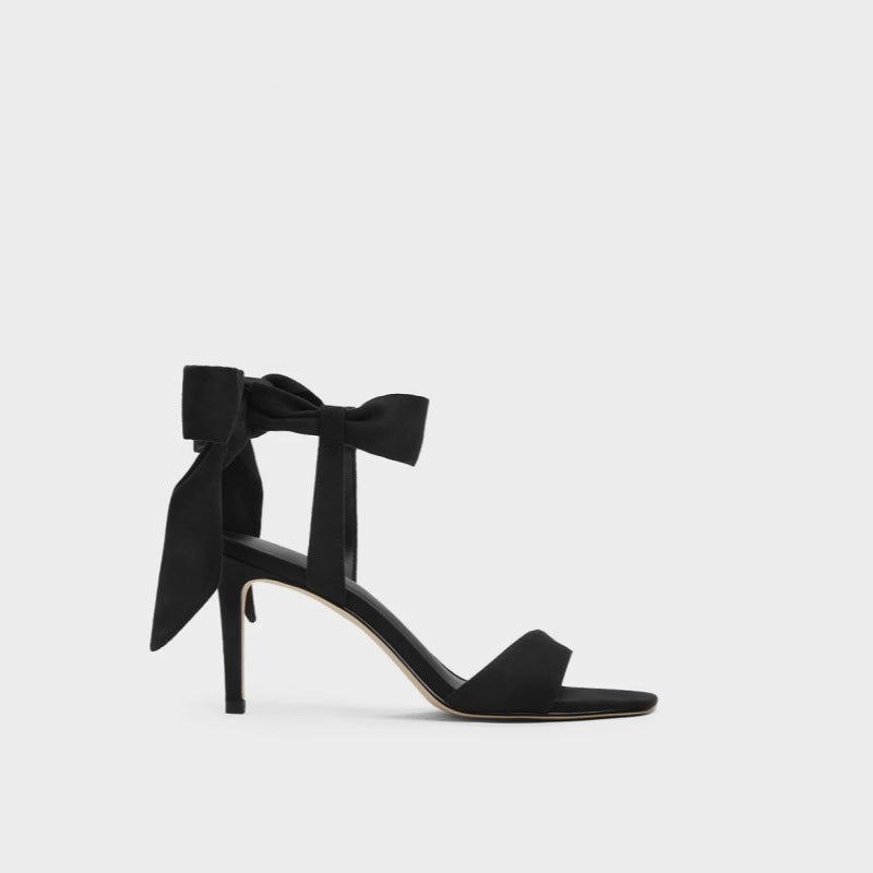 Satin-Sandalen mit Schleife