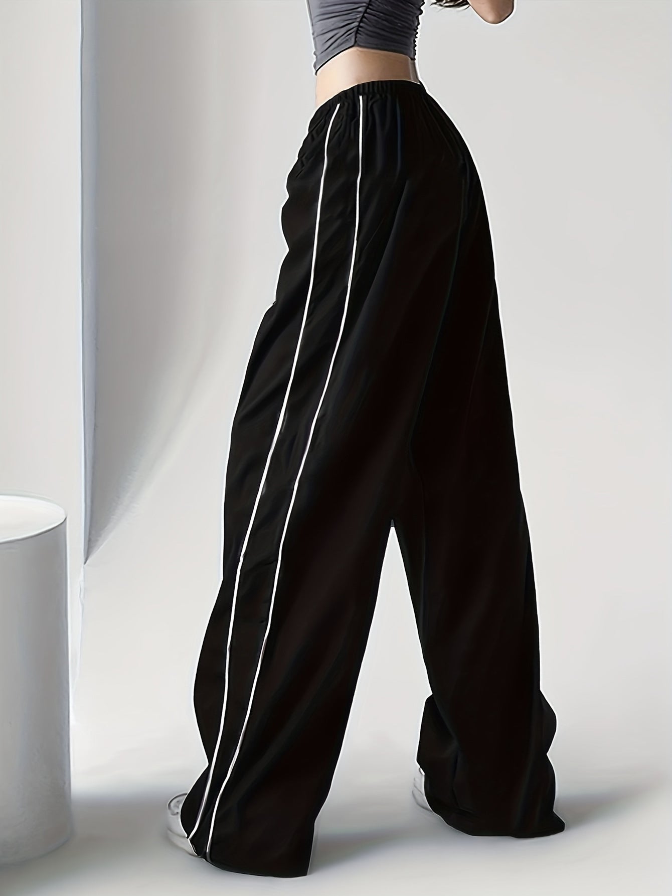 Weite Freizeithose mit Kordelzug