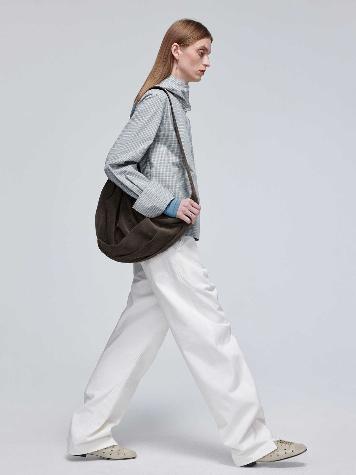 Umhängetasche aus Wildleder – Bild 5 | LuxeStyle