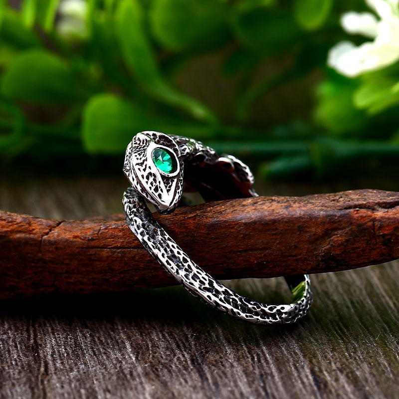 Vintage-Ring aus Titanstahl – Bild 1 | LuxeStyle