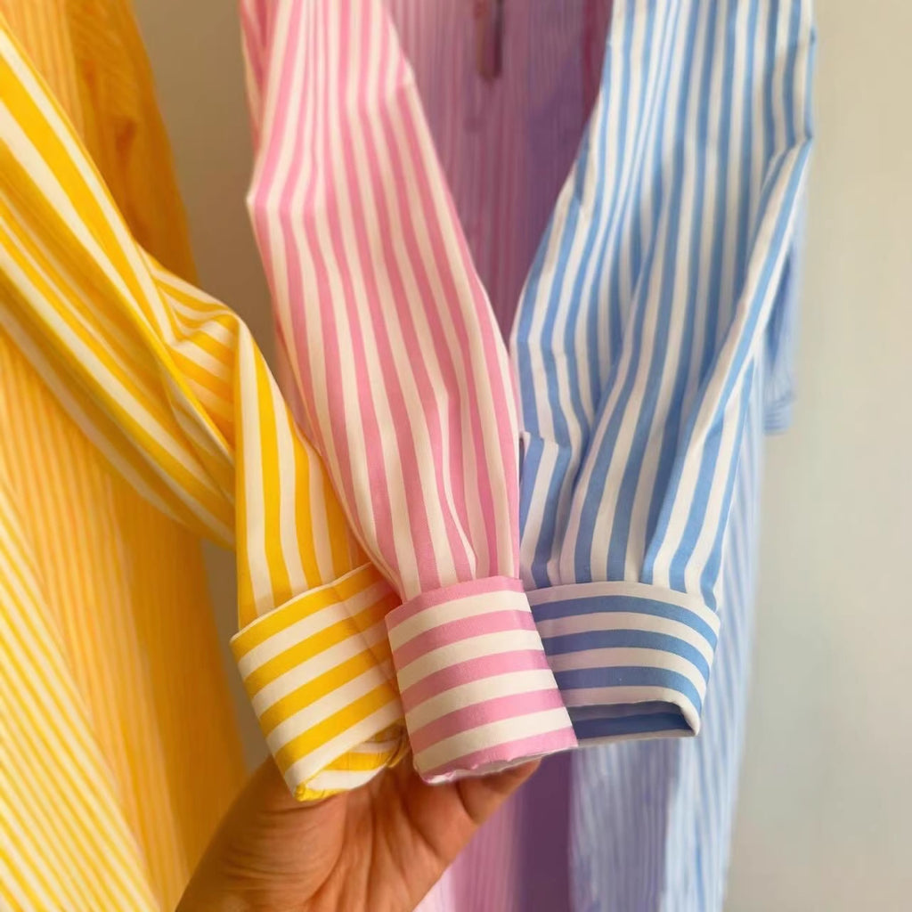 Gestreiftes Langarm-Kleid mit Reverskragen