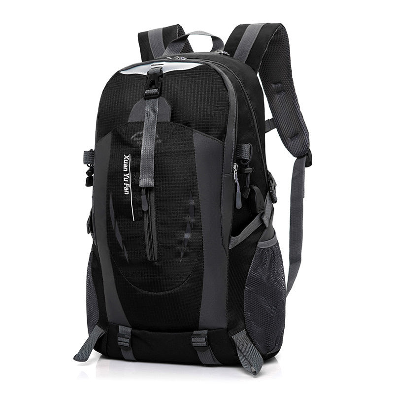 Grosser Outdoor-Rucksack mit USB-Anschluss – Bild 4 | LuxeStyle