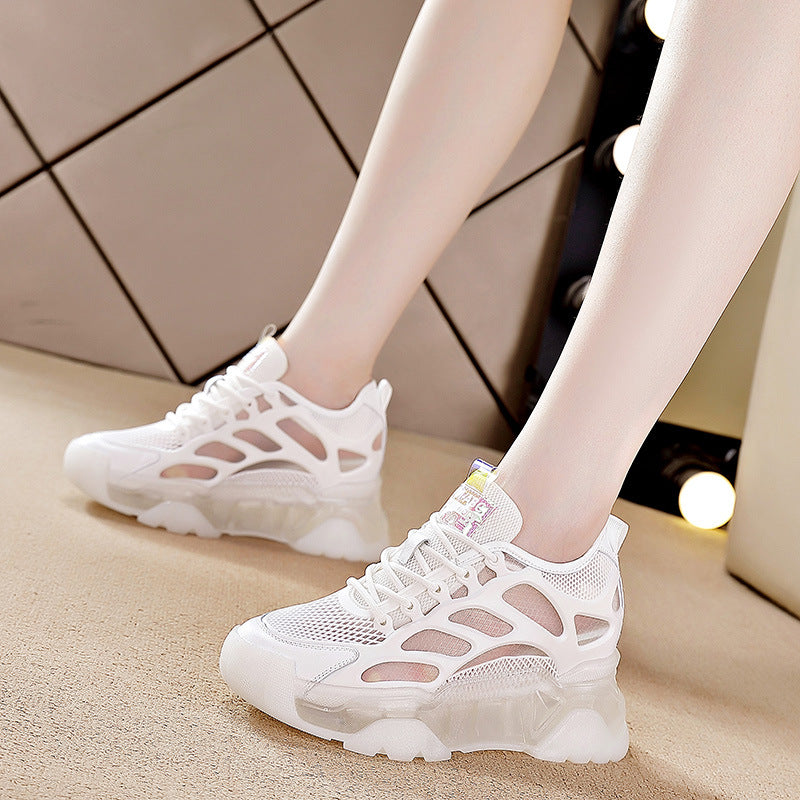 Atmungsaktive Freizeitschuhe mit Absatzerhöhung – Bild 1 | LuxeStyle