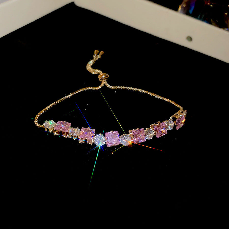 Goldplattiertes Zirkonia-Ovalarmband mit Schmuck