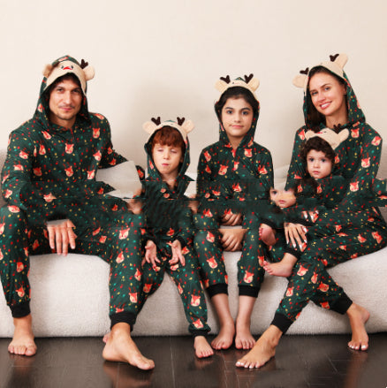 Weihnachts-Familienoutfits mit Prints