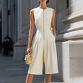 Ärmelloser Jumpsuit mit weitem Bein