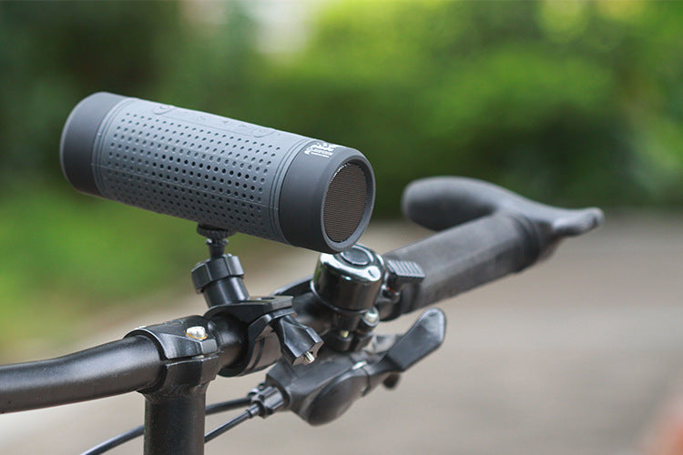 Kompakter Bluetooth-Lautsprecher für Outdoor-Aktivitäten