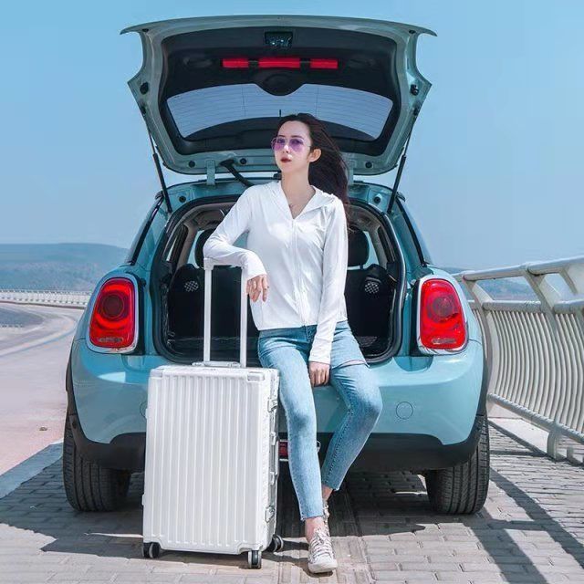 Reisekoffer aus Carbonfaser