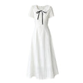 Französisches Chic-Kleid mit Spitze und Taillenschnürung