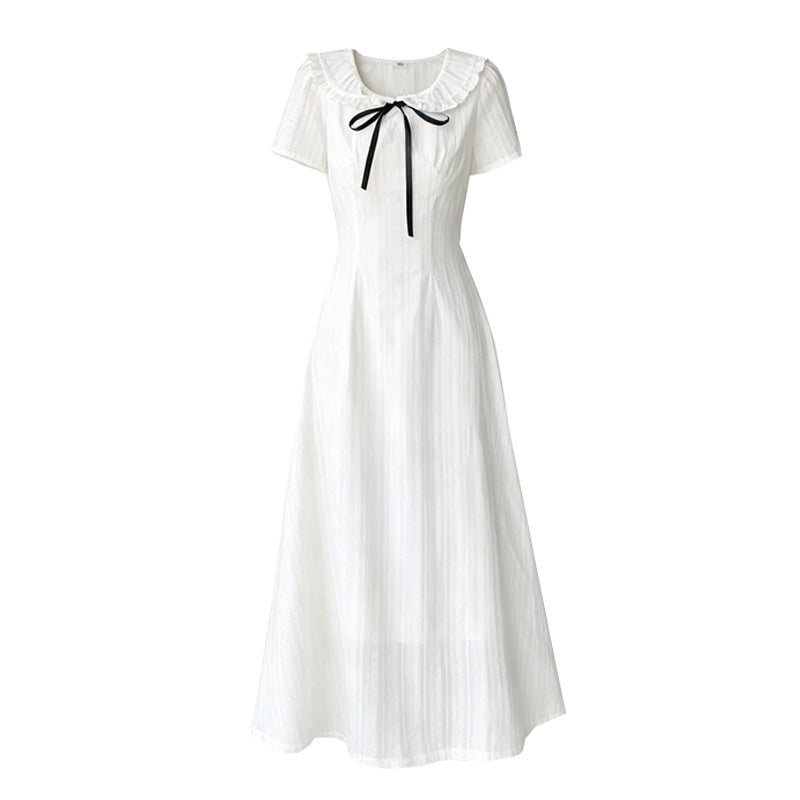 Französisches Chic-Kleid mit Spitze und Taillenschnürung