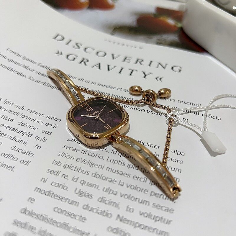 Personalisierbare Armbanduhr für Damen – Bild 4 | LuxeStyle