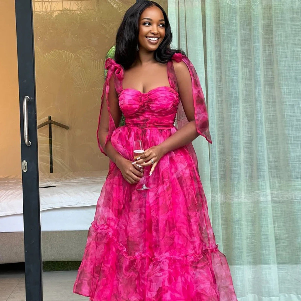 Elegantes Trägerkleid für Damen – Bild 4 | LuxeStyle