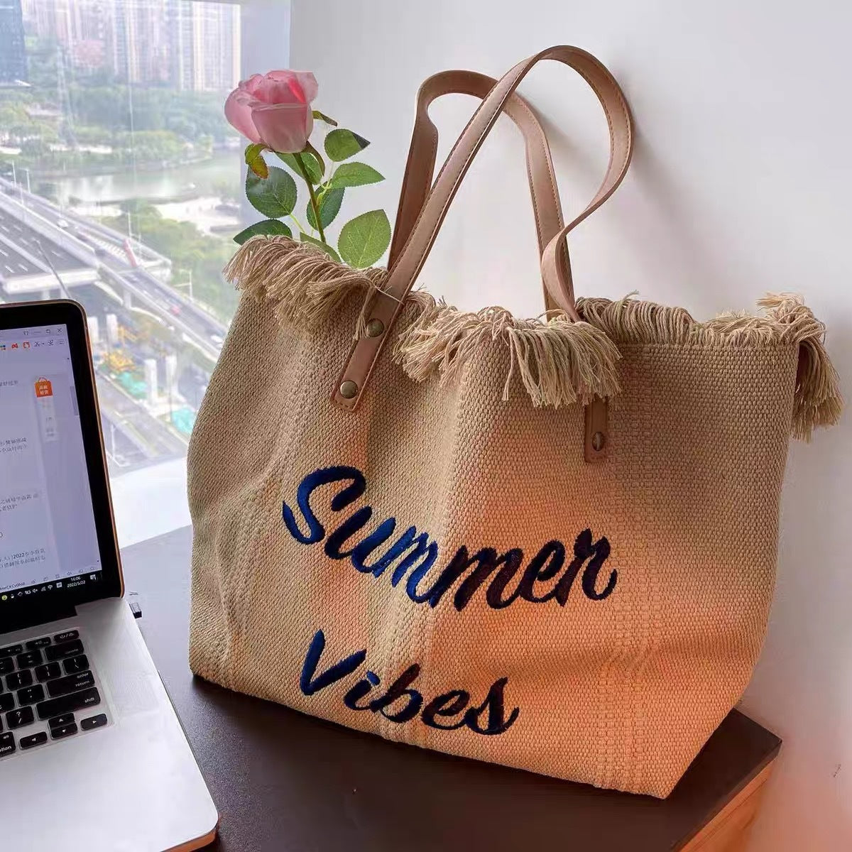 Grosse Canvas-Schultertasche mit Quaste – Bild 8 | LuxeStyle