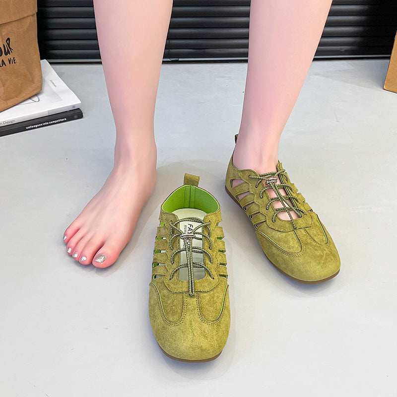 Französische Mary Janes mit Lochmuster