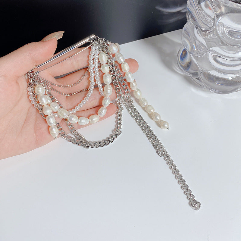 Brosche mit Quaste und Perle | LuxeStyle