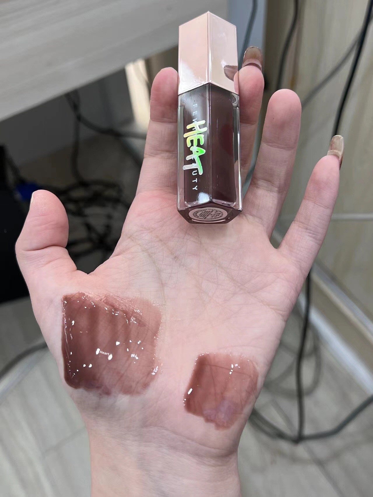 Spiegelndes Lipgloss