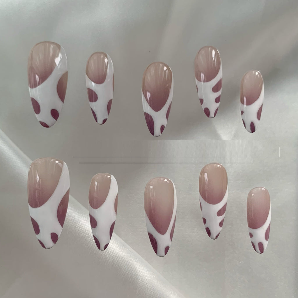 Handgemachte Mandel French Manicure · Press-on-Nägel | LuxeStyle