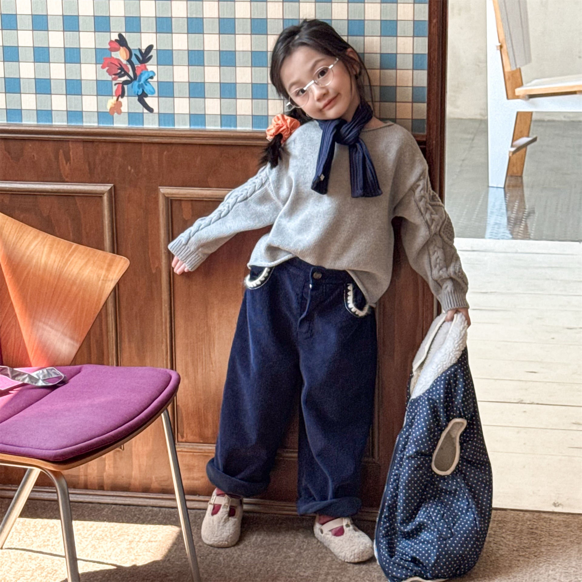 Baby Cordhose mit Spitzenbesatz