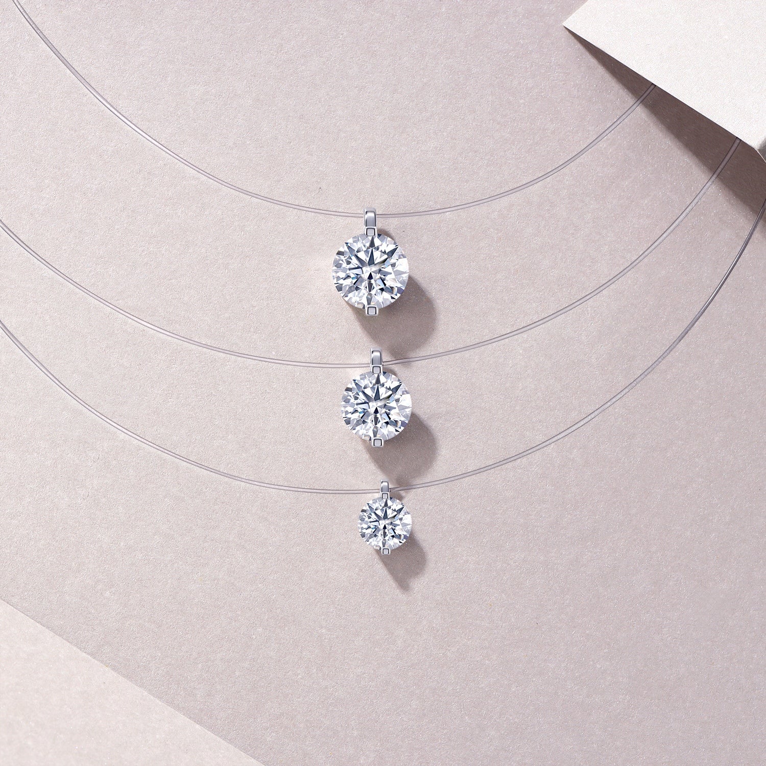 Moissanite Solitaire Halskette, Platinbeschichtet