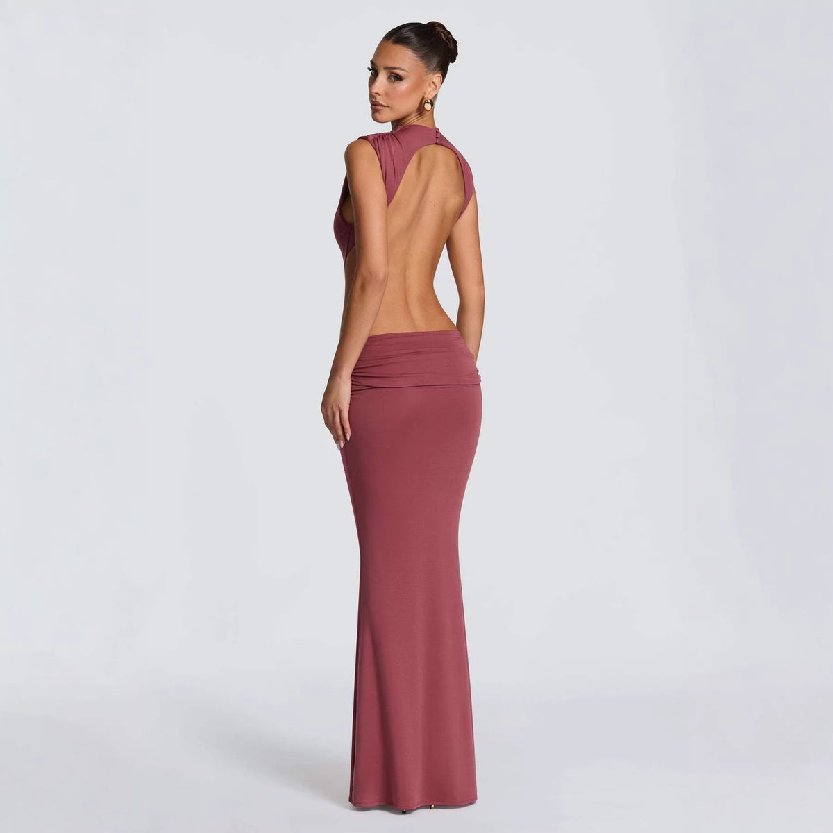Elegantes rückenfreies Sommerkleid – Bild 3 | LuxeStyle