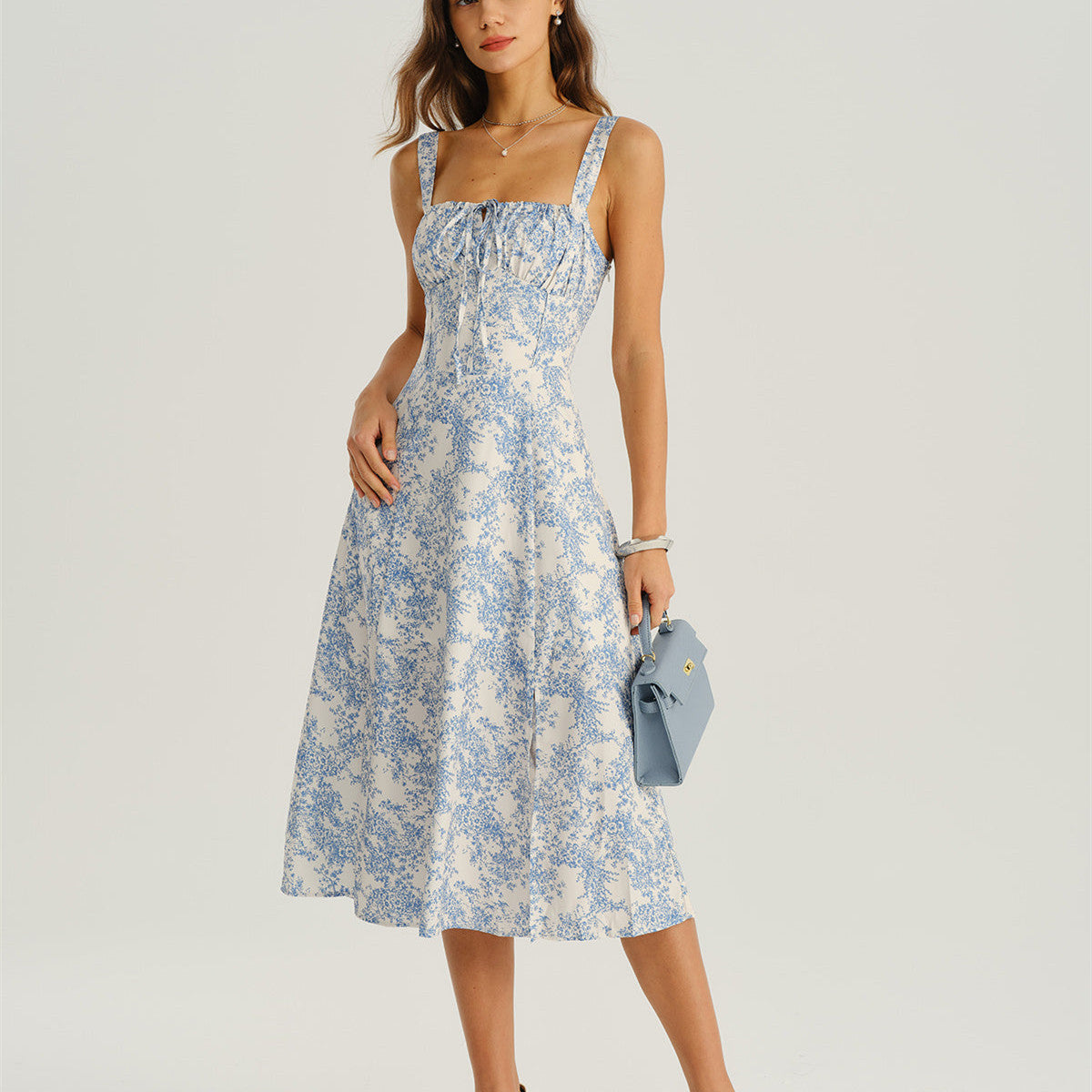 Französisches Vintage-Kleid mit eckigem Ausschnitt | LuxeStyle