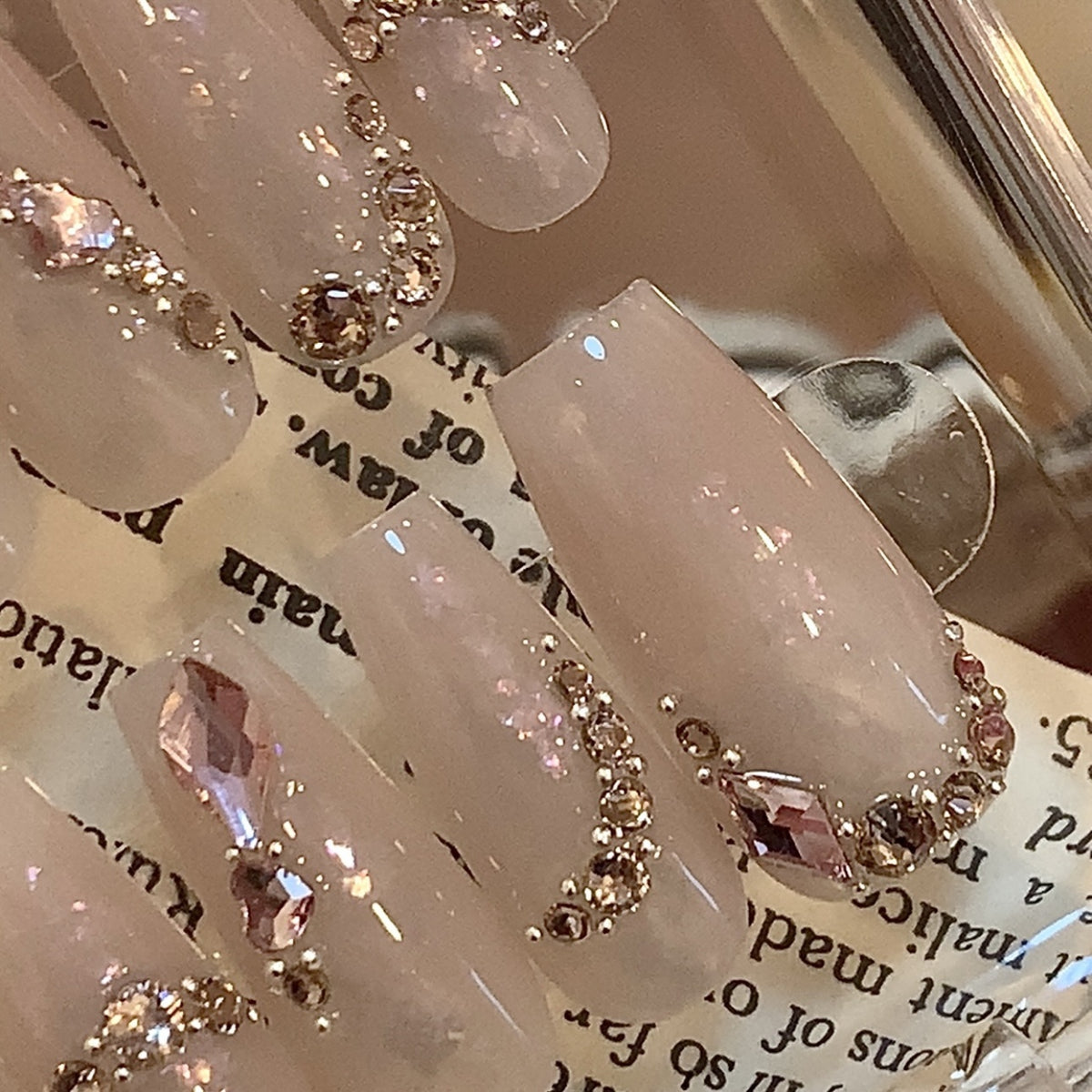 Opal-Look Press-on Nägel mit Herzmuster – Bild 13 | LuxeStyle