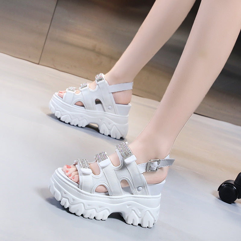 Sandalen mit Schnalle und weicher Sohle – Bild 5 | LuxeStyle
