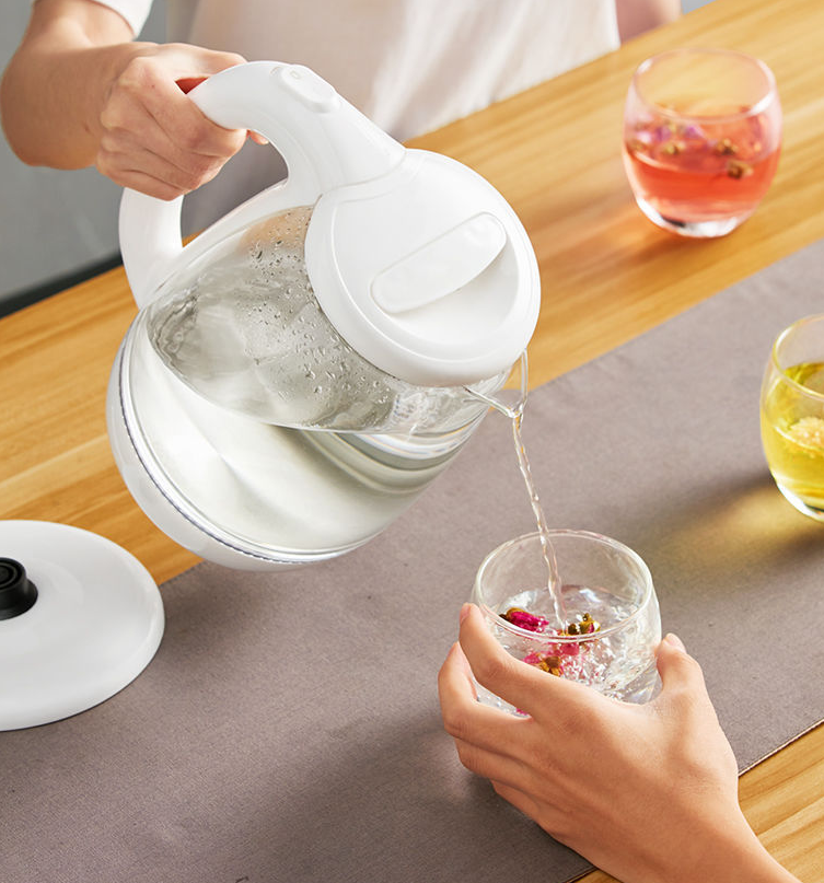 Elektrischer Wasserkocher aus Glas mit Abschaltautomatik – Bild 3 | LuxeStyle