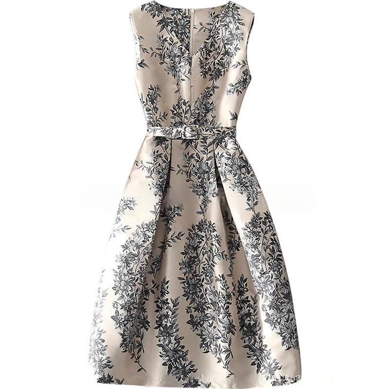 Sommerliches A-Linien-Kleid