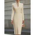 Elegantes Strickkleid mit Stehkragen