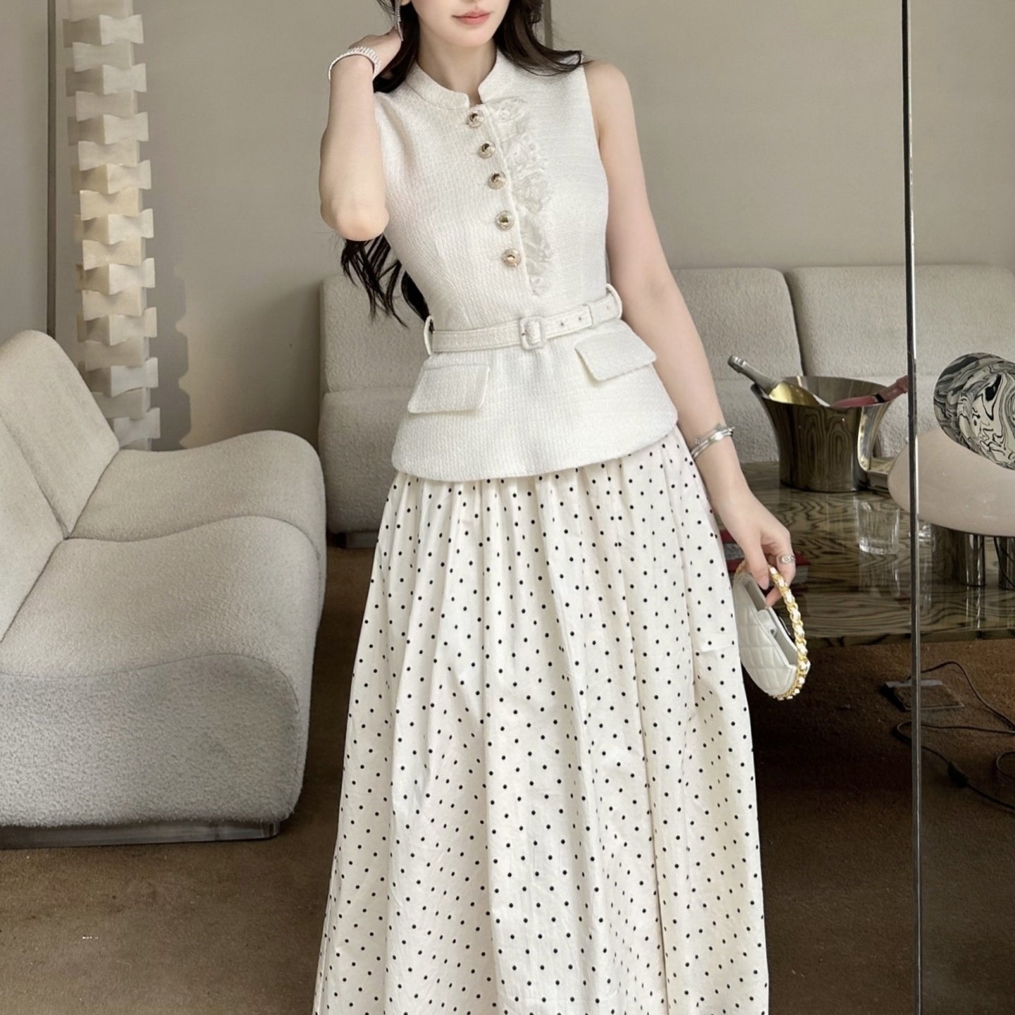 Gepunktetes Midikleid in Beige