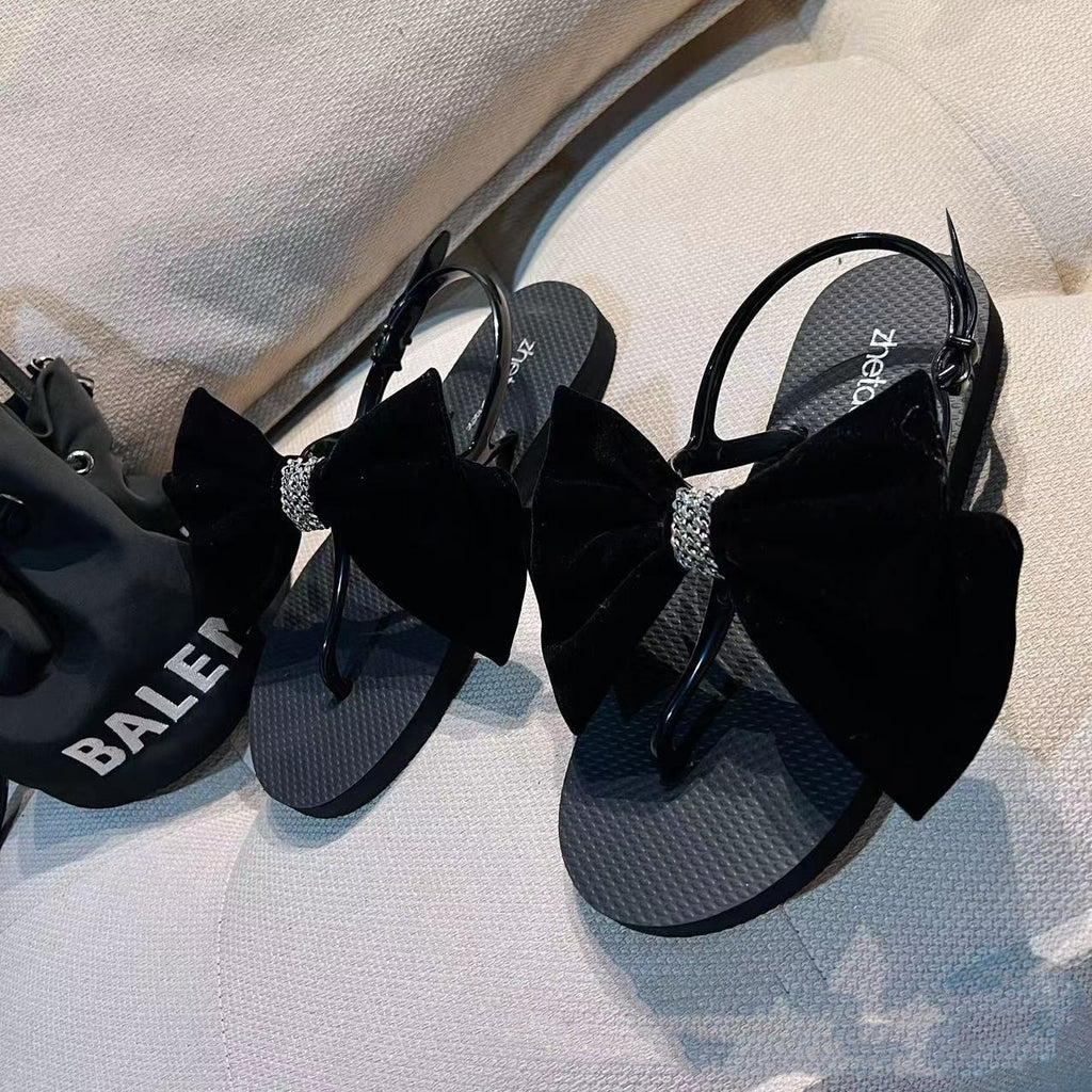 Sandalen mit doppelter Zehenpartie und Schleife – Bild 1 | LuxeStyle