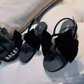 Sandalen mit doppelter Zehenpartie und Schleife – Bild 1 | LuxeStyle