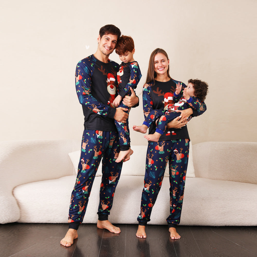 Weihnachts-Pyjama für die ganze Familie