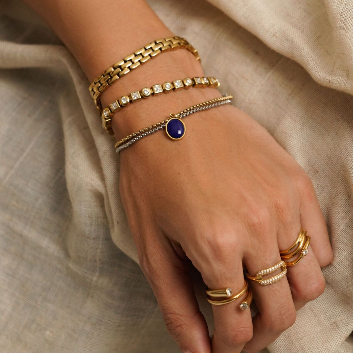 One Jewels · Halskette mit blauem Anhänger