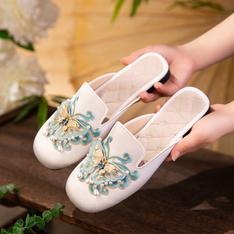Butterfly Mule mit Perlen und Stickerei