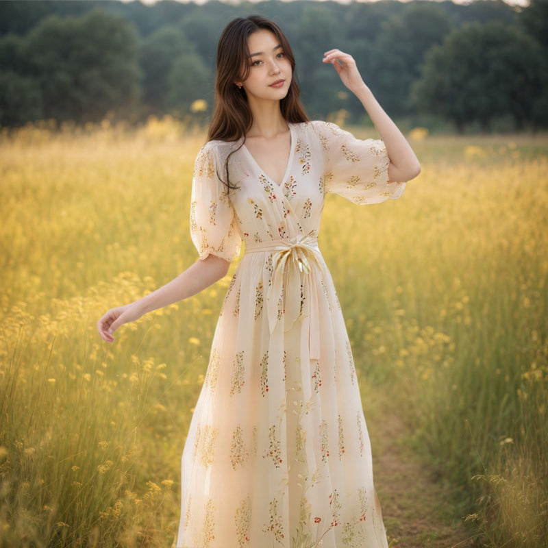 Boho-Chiffonkleid mit Blumenmuster und Puffärmeln