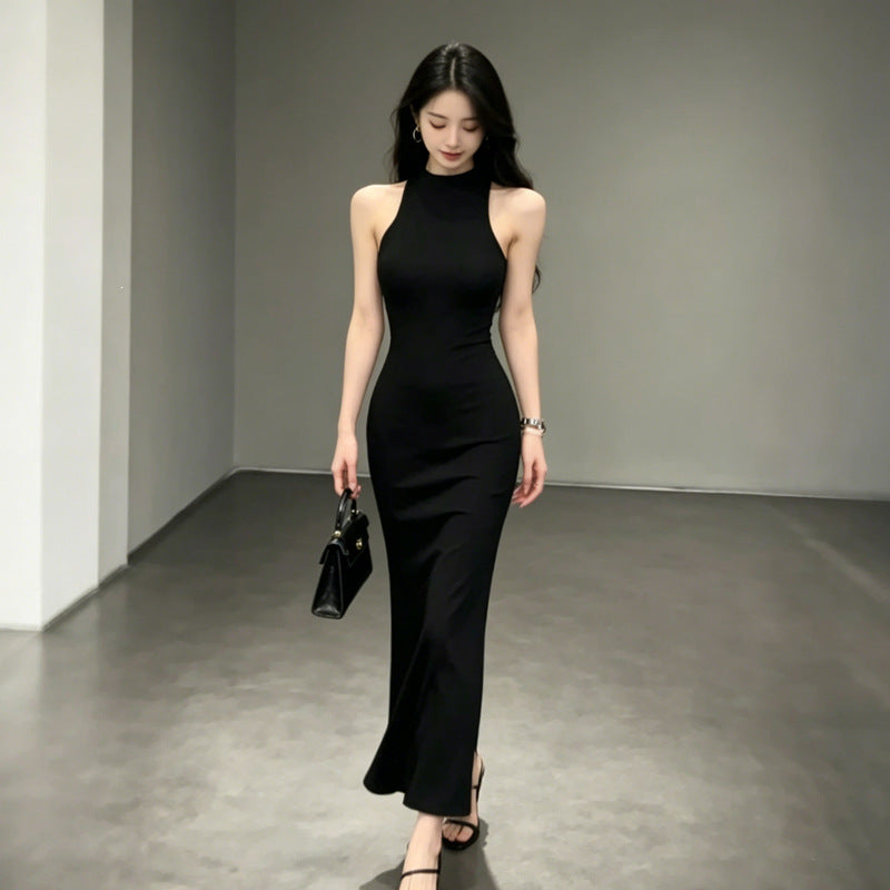Schwarzes Halter-Neck Kleid mit Schnitt – Bild 1 | LuxeStyle