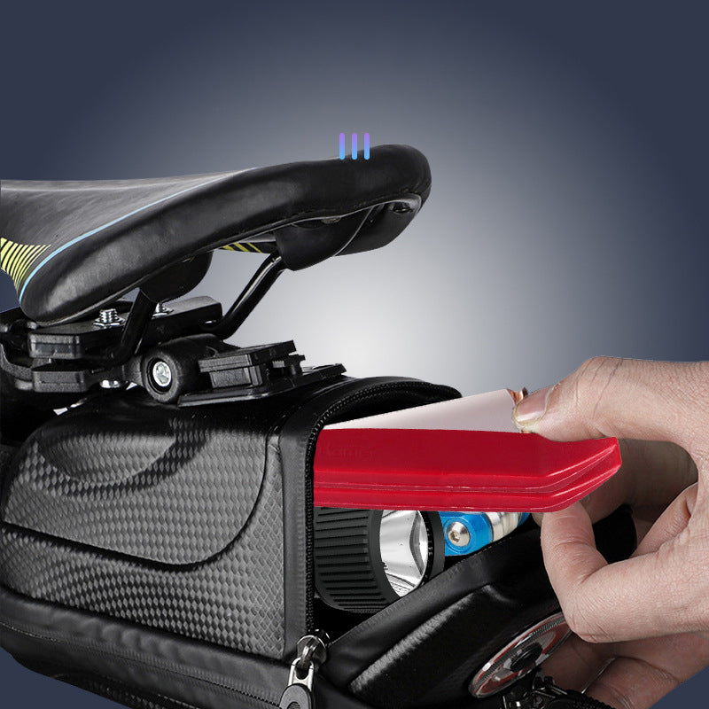 Velo-Hecktasche mit Rücklicht – Bild 3 | LuxeStyle