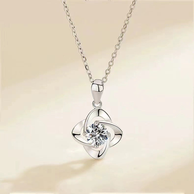 Zirkonia-Kette «Stella» · Kleeblatt-Anhänger, Silber-Optik
